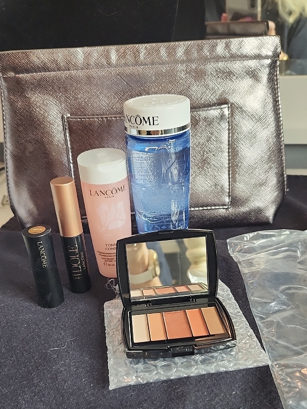 Lancome Makeup Eyeshadow, Mascara, Lipstick & Skincare Set & Gold Cosmetic Bag